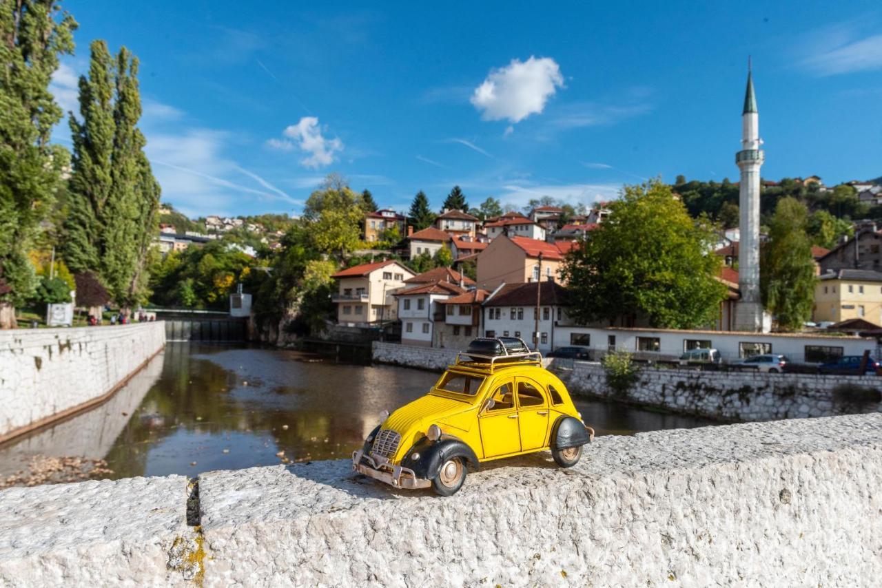 Vamos Sarajevo, Hotel *