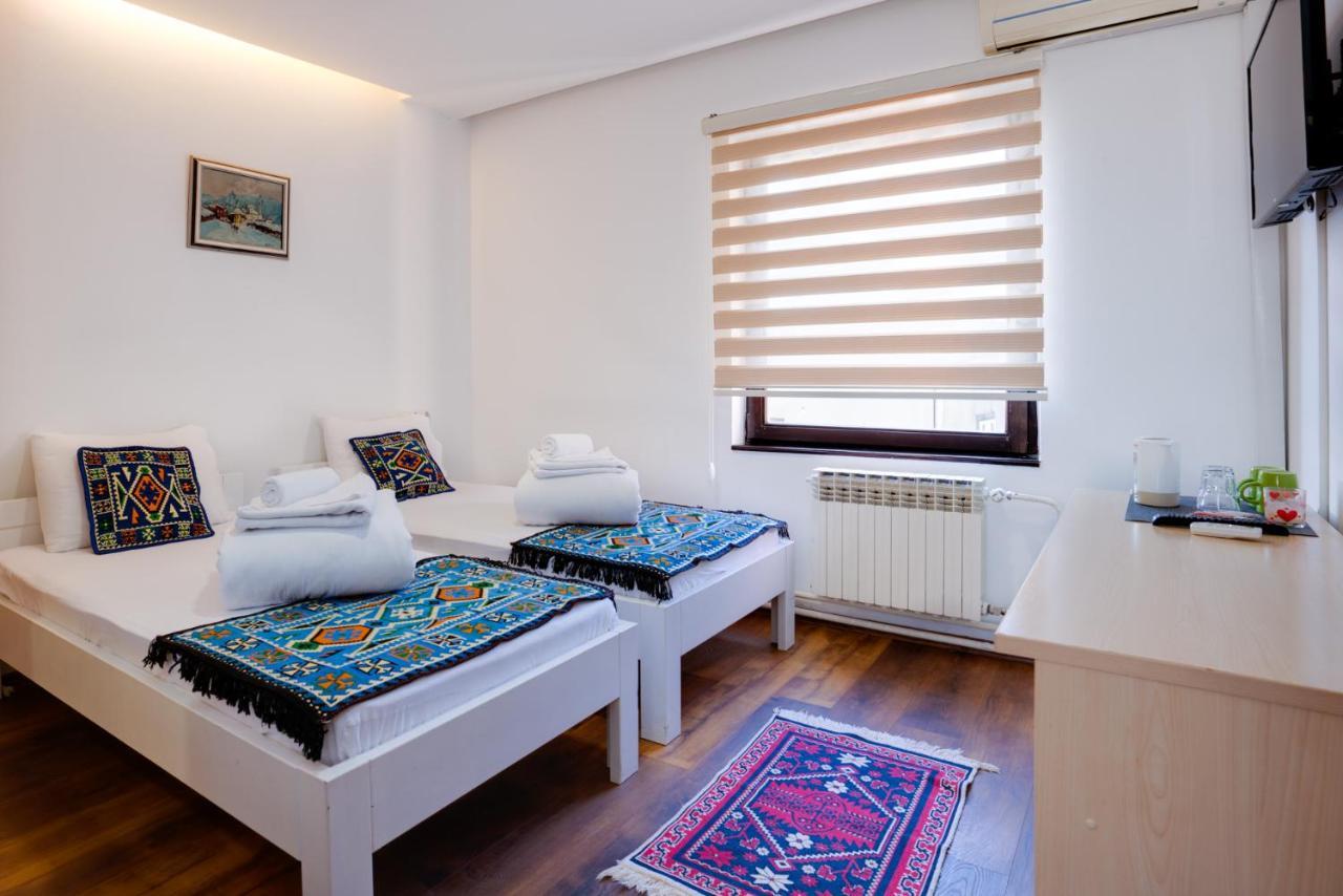 Vamos Sarajevo, Hotel Sarajevo
